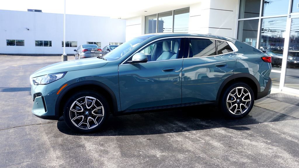 New 2026 BMW X2 xDrive28i w/ Technology Package image 2