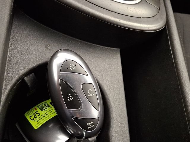 Certified 2025 Hyundai Kona SEL AWD/4WD image 17