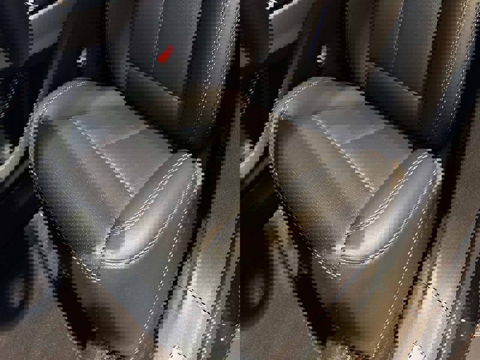 New 2025 Cadillac Lyriq Luxury image 16