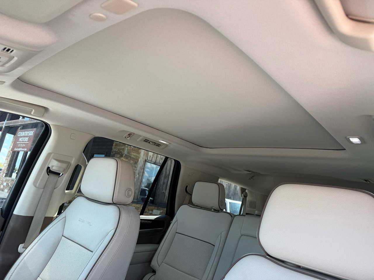Used 2023 GMC Yukon Denali RWD image 49