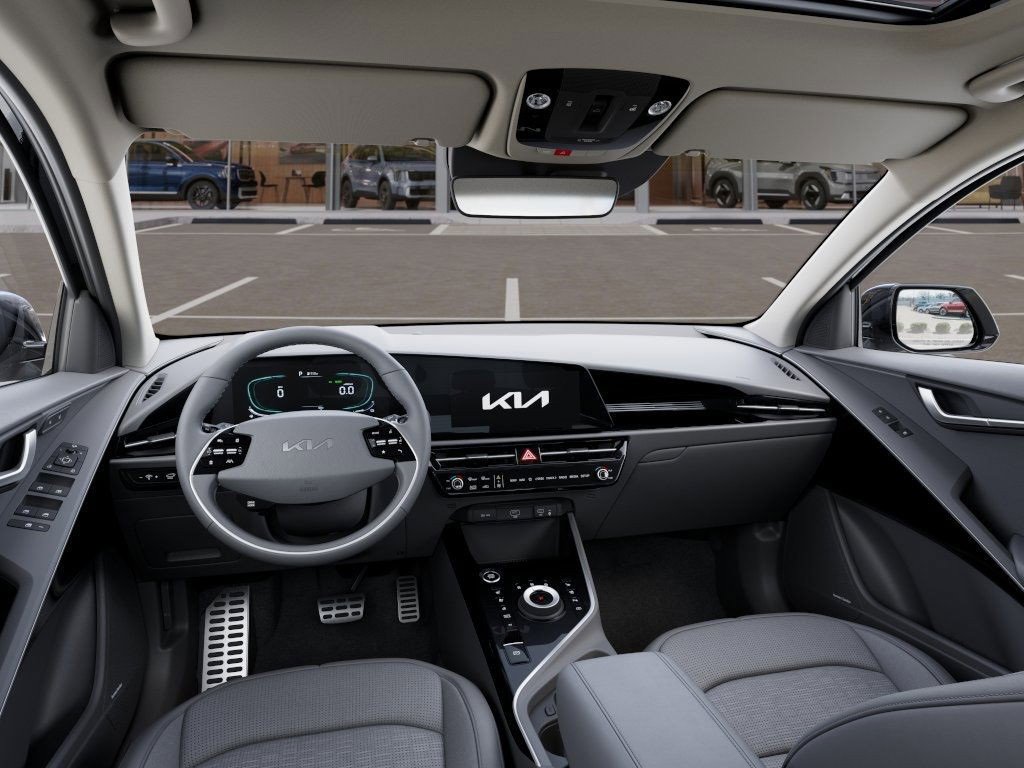 New 2025 Kia Niro SX Touring image 15