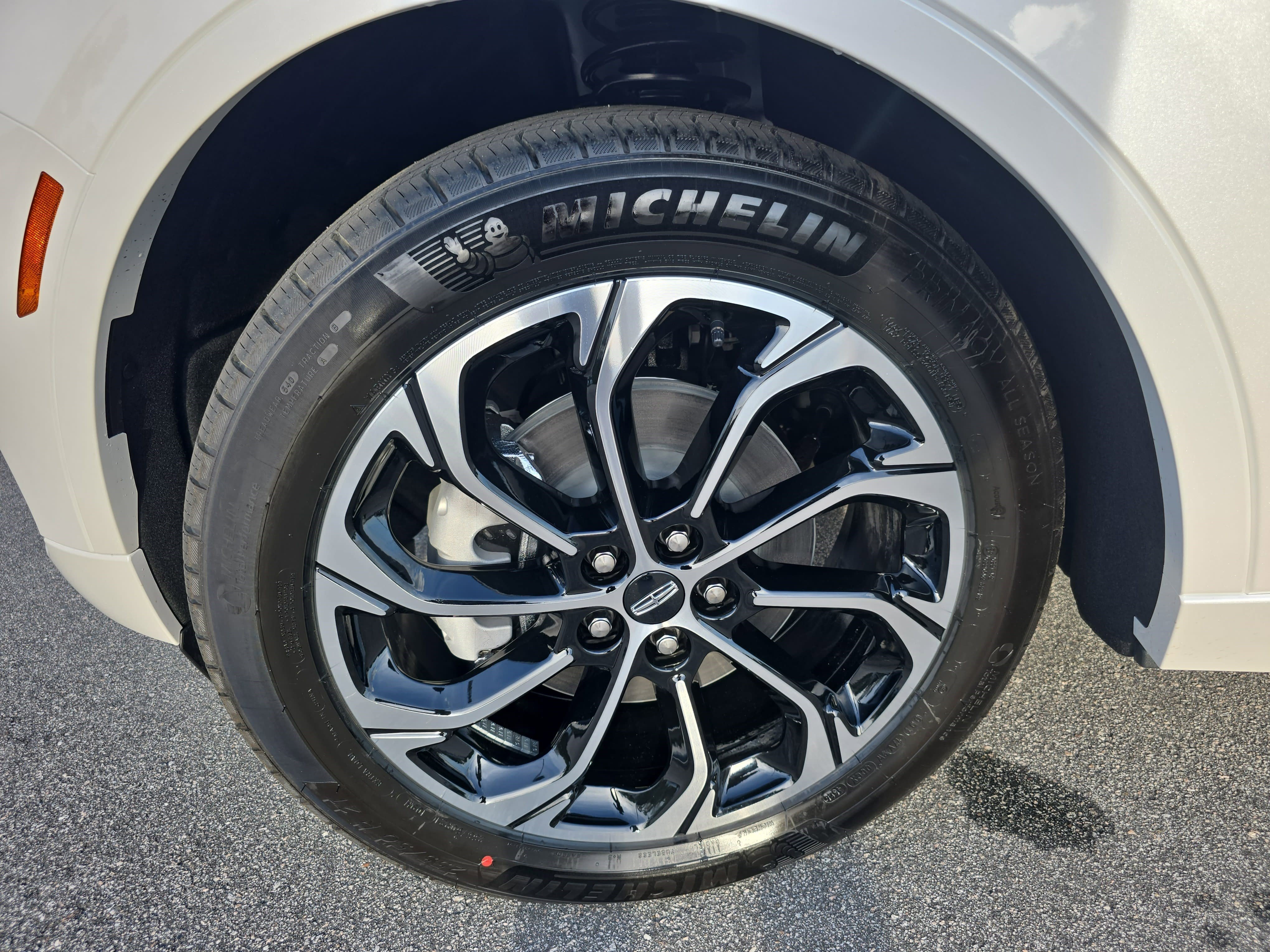 New 2026 Lincoln Nautilus Reserve AWD/4WD image 34