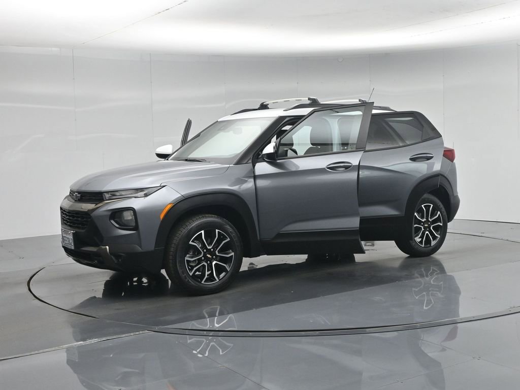 Used 2021 Chevrolet TrailBlazer ACTIV w/ Technology Package image 6