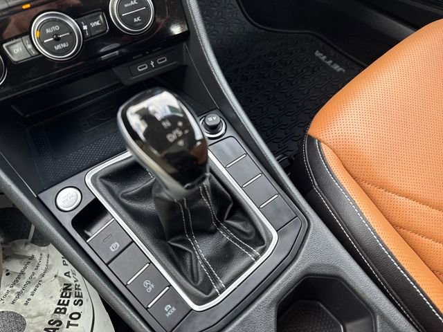 Certified 2024 Volkswagen Jetta SEL image 26