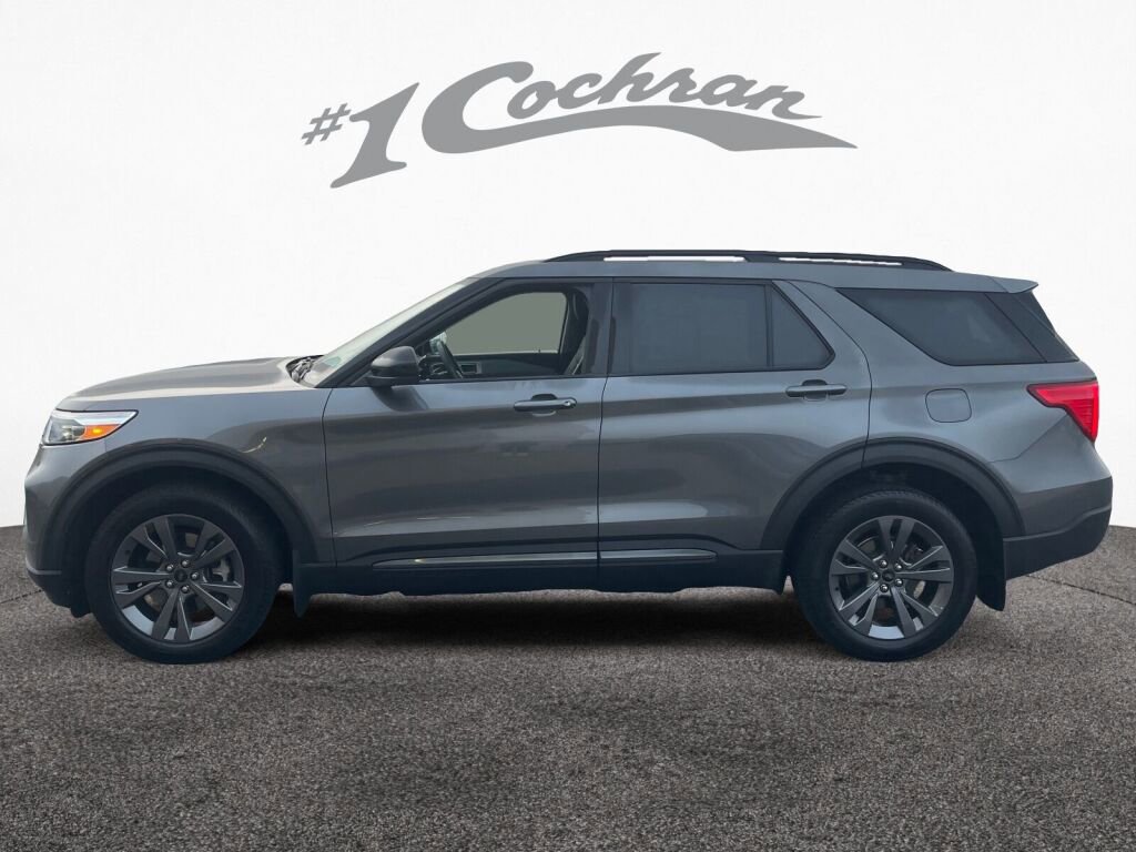 Used 2023 Ford Explorer XLT w/ Equipment Group 202A image 4