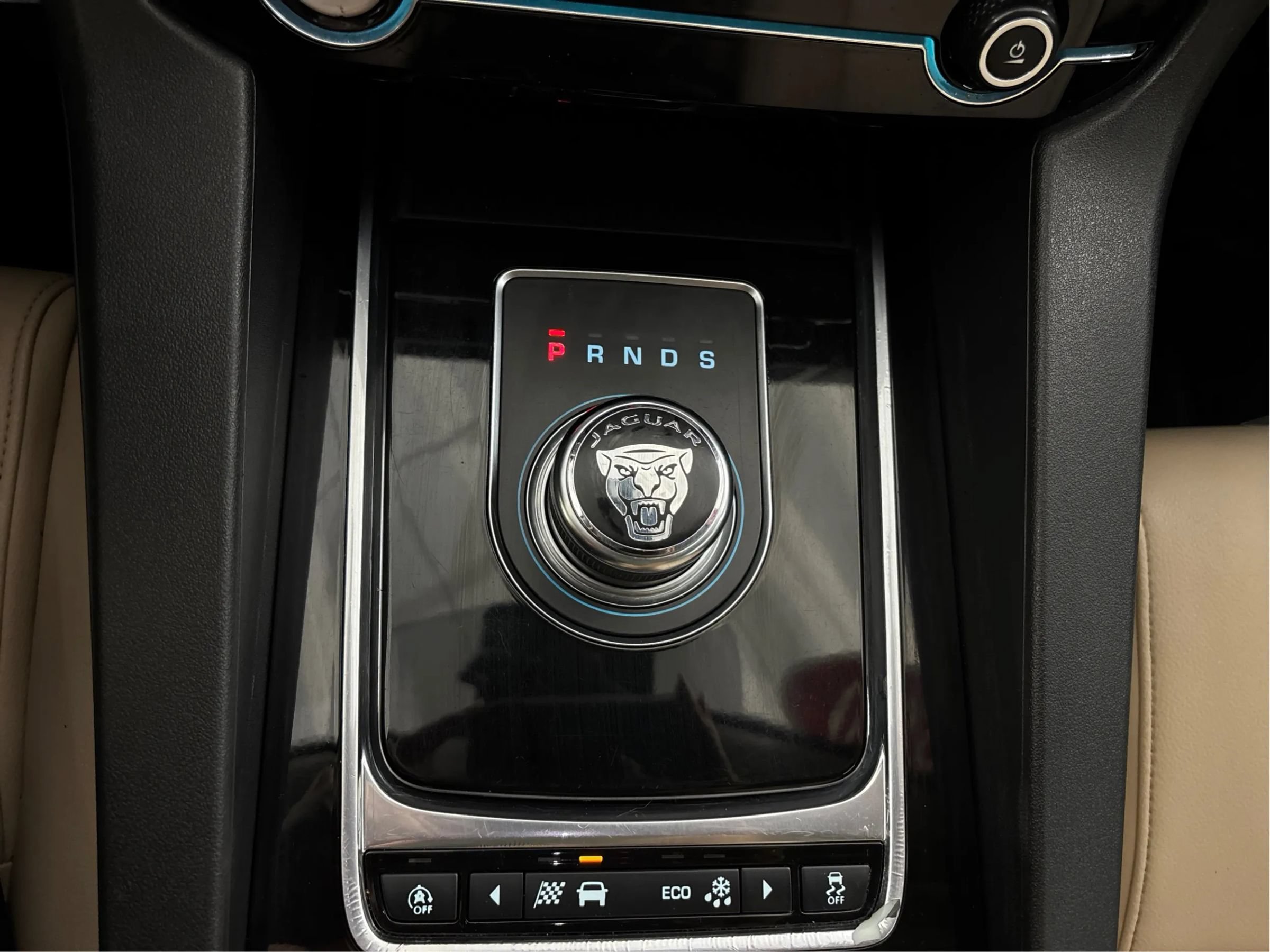 Used 2020 Jaguar F-PACE Premium AWD/4WD image 46