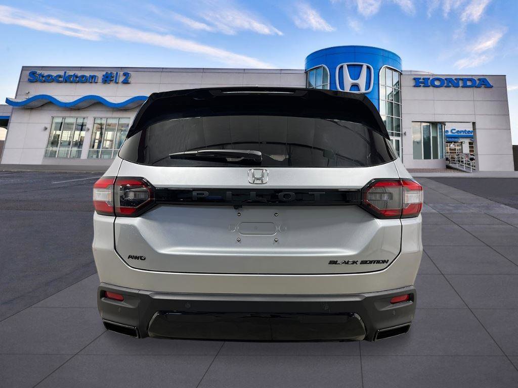 New 2026 Honda Pilot Black Edition image 4