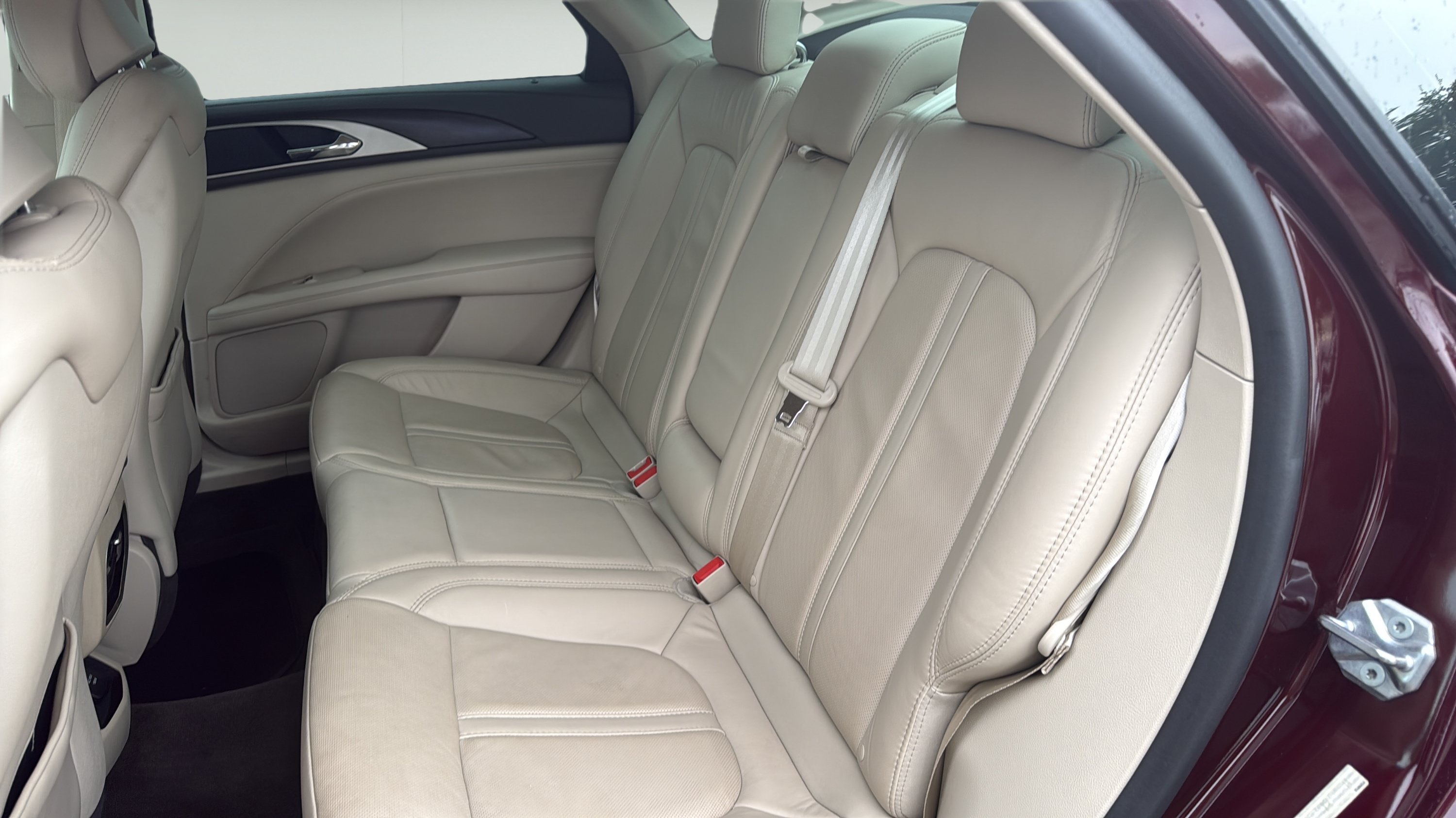 Used 2017 Lincoln MKZ Reserve FWD image 21