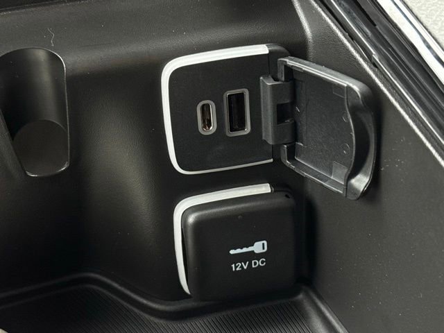 New 2026 Chrysler Pacifica Limited w/ Uconnect Theater Family Group image 36