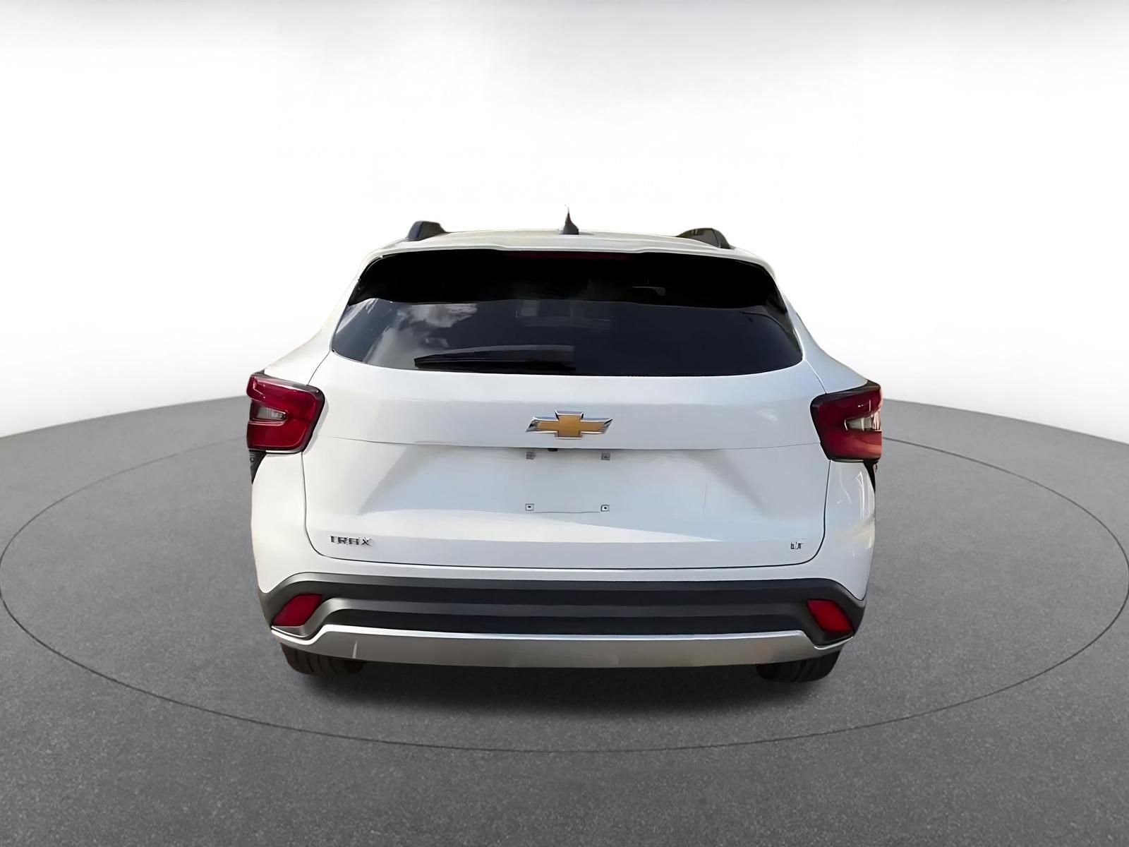 Used 2025 Chevrolet Trax LT image 12