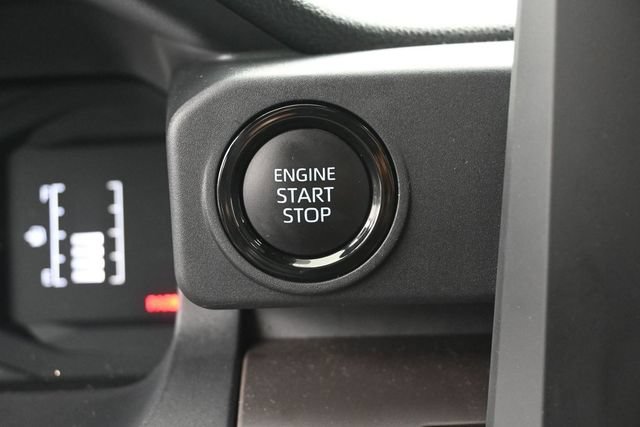 Certified 2024 Toyota Tacoma SR5 AWD/4WD image 21