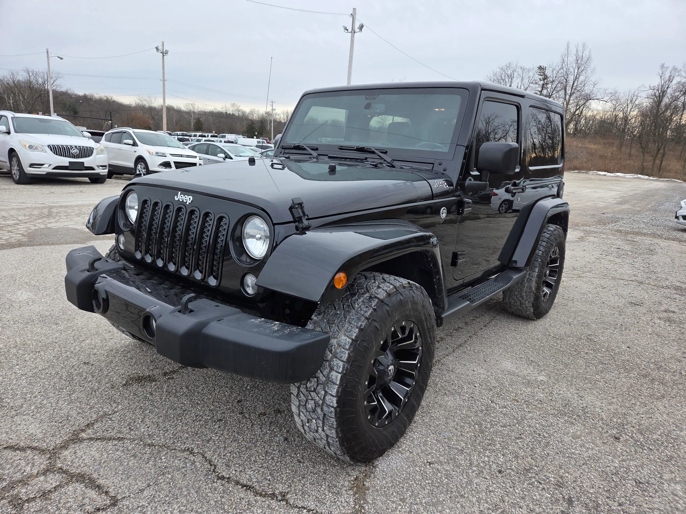 Used 2016 Jeep Wrangler Sahara image 2