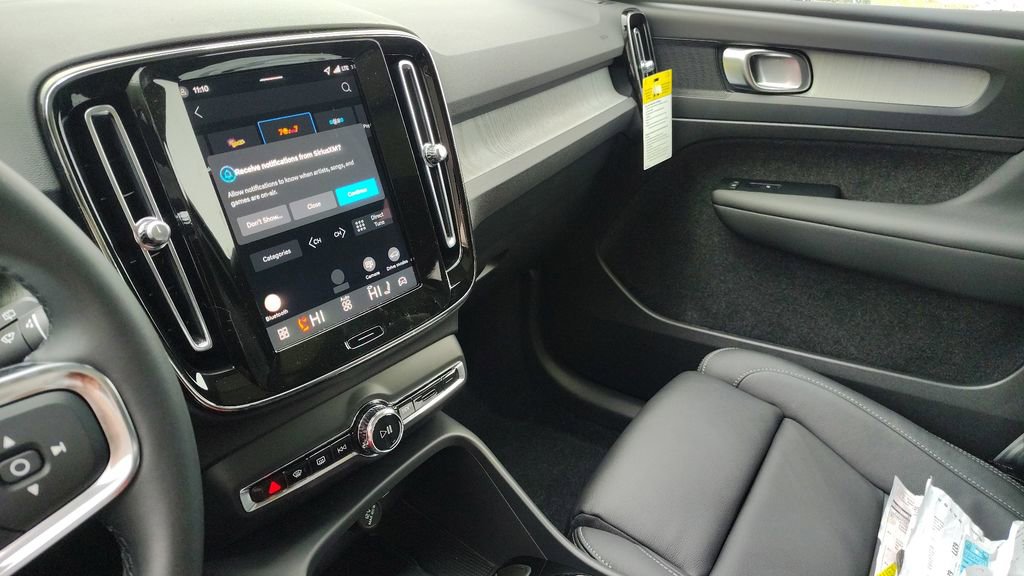 New 2026 Volvo XC40 B5 Plus w/ Protection Package Premier image 21