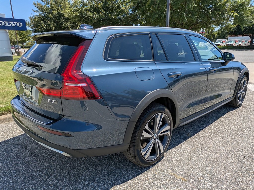 New 2026 Volvo V60 B5 Cross Country Plus w/ Protection Package Premier image 4