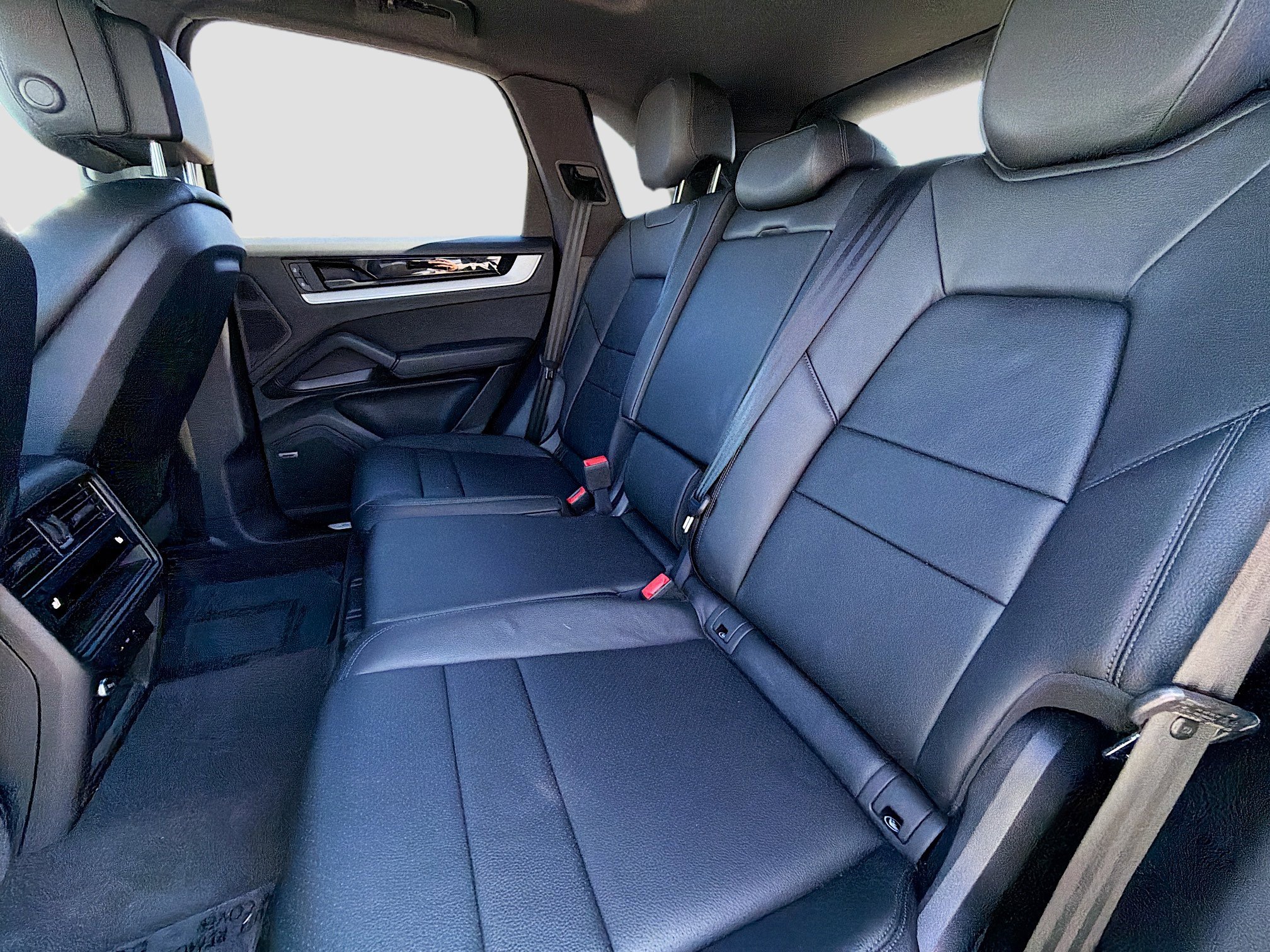 Used 2025 Porsche Cayenne image 21