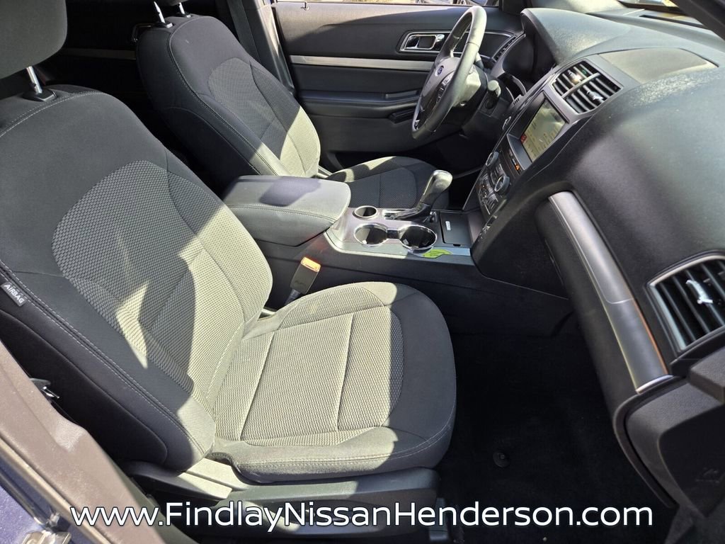 Used 2019 Ford Explorer XLT w/ Equipment Group 201A image 17