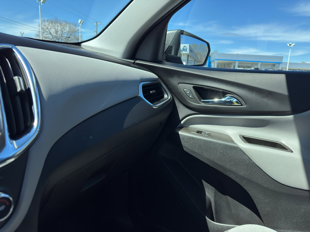 Used 2023 Chevrolet Equinox LS image 13