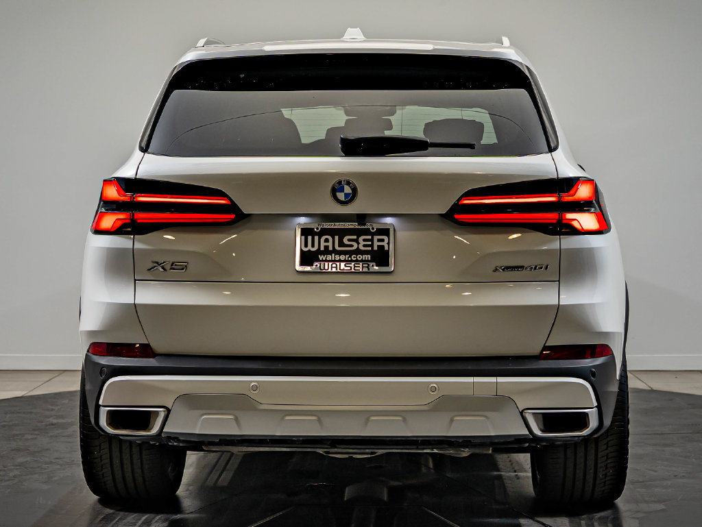 Used 2024 BMW X5 xDrive40i w/ Premium Package AWD/4WD image 7