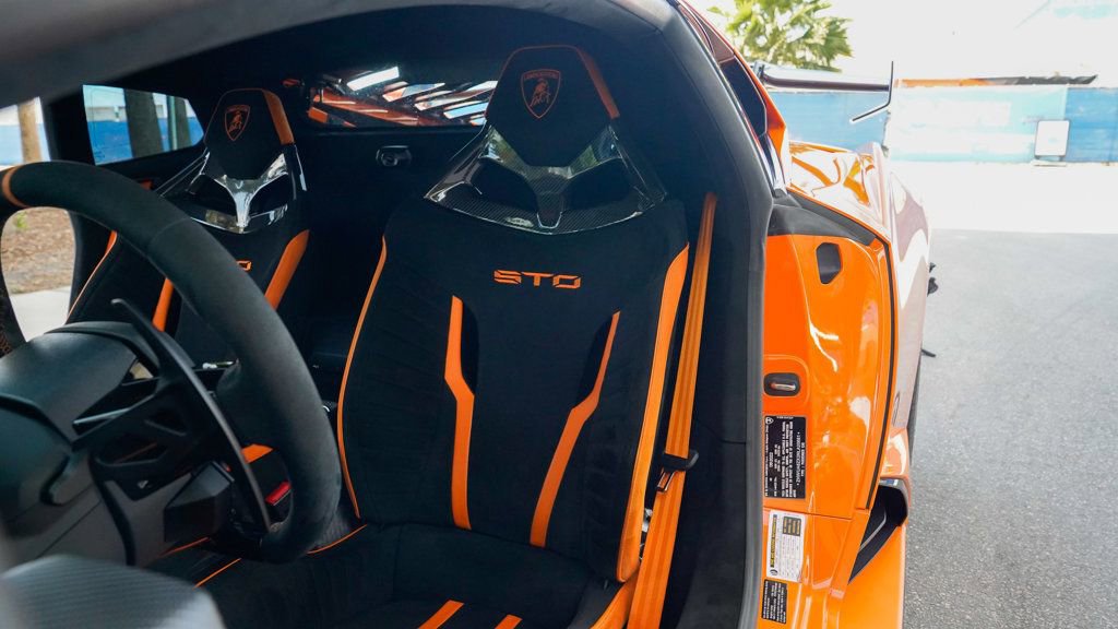 Used 2022 Lamborghini Huracan STO image 52