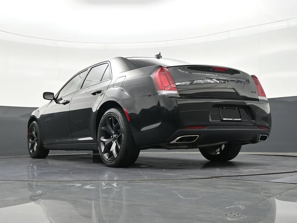 Used 2023 Chrysler 300 Touring w/ Sport Appearance Package image 27