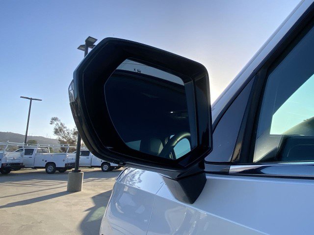 Used 2024 Chevrolet Suburban Premier image 19