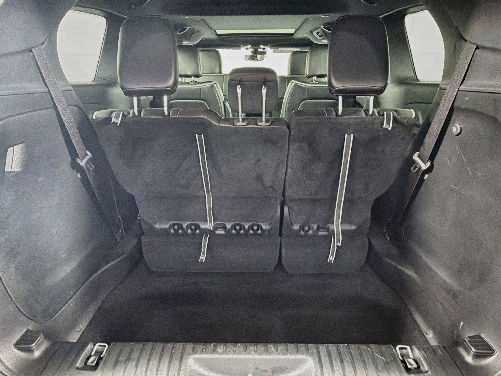 Used 2027 Chrysler Pacifica Limited FWD image 14