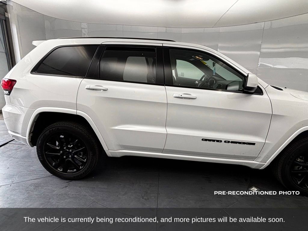Used 2021 Jeep Grand Cherokee Laredo X AWD/4WD image 2