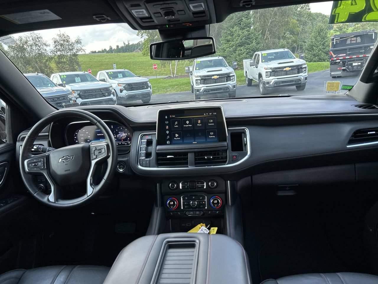 Used 2024 Chevrolet Suburban RST w/ Luxury Package AWD/4WD image 17
