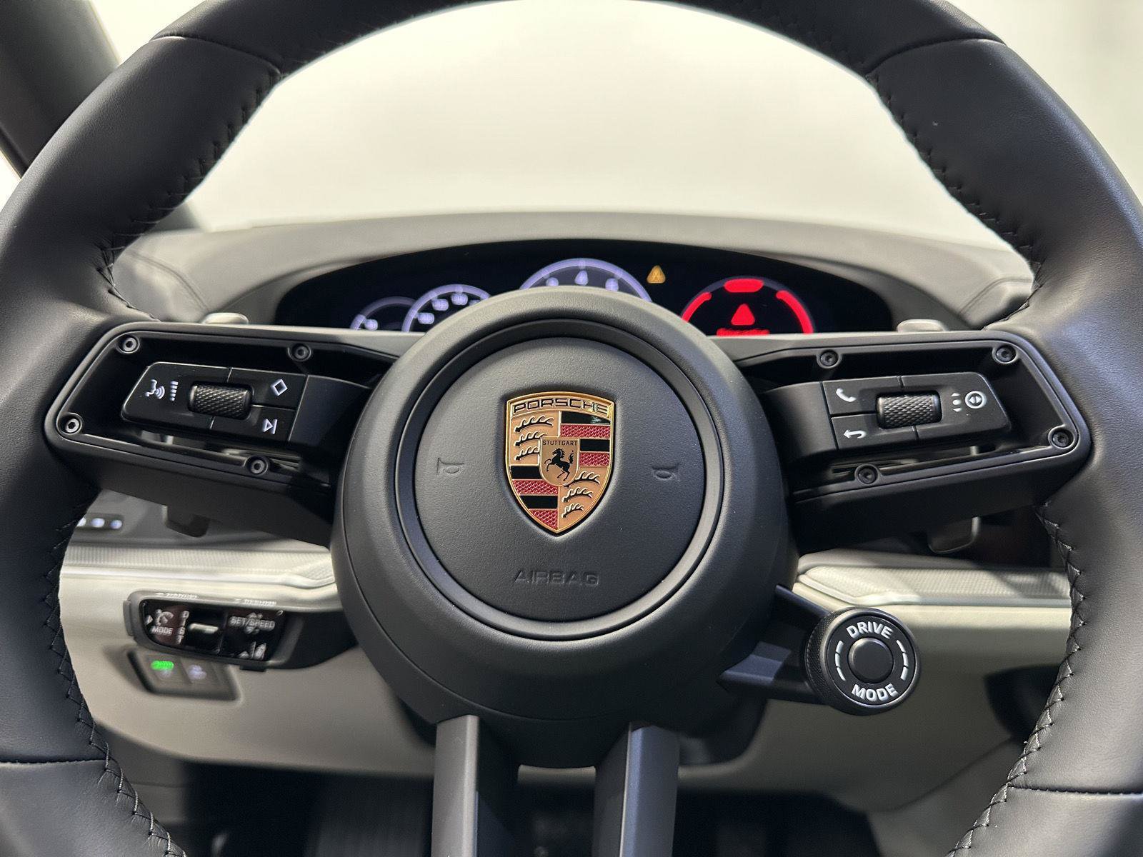New 2026 Porsche Cayenne Coupe AWD/4WD image 25