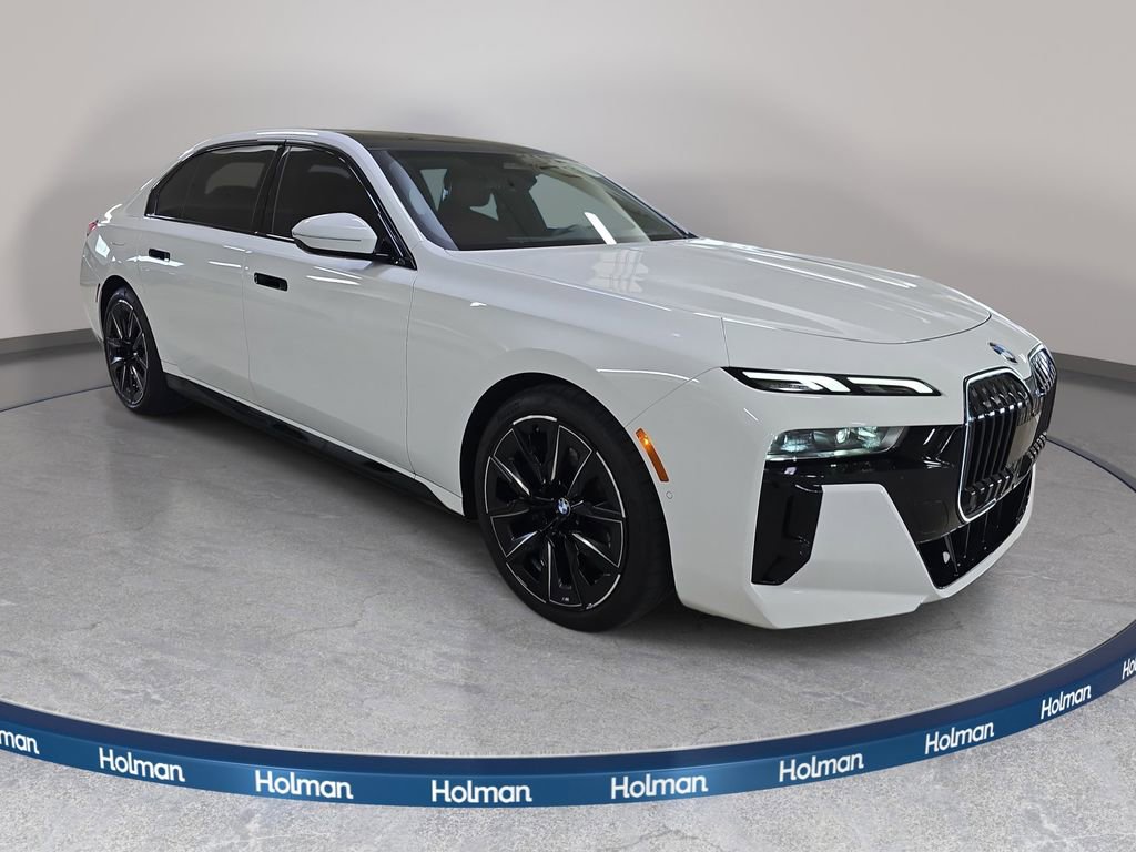 Used 2025 BMW 740i w/ Premium Package RWD image 4