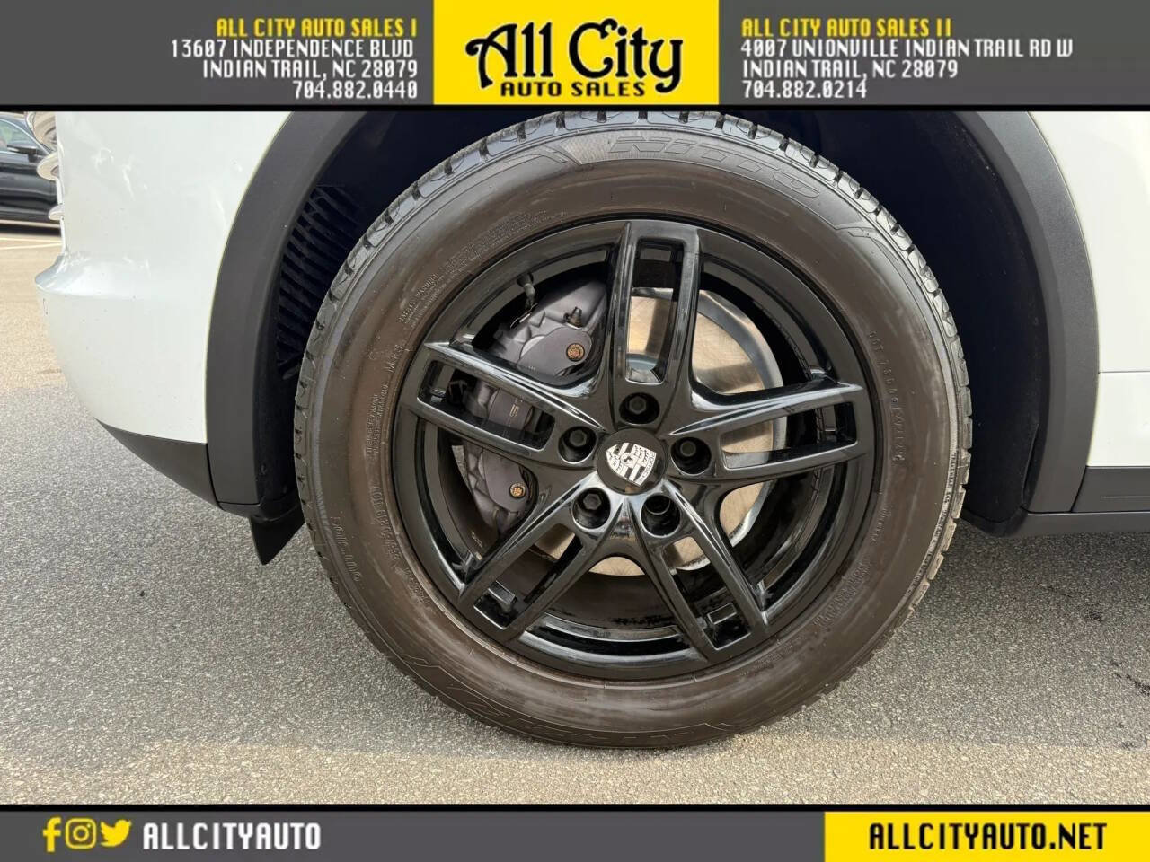Used 2013 Porsche Cayenne Diesel AWD/4WD image 34