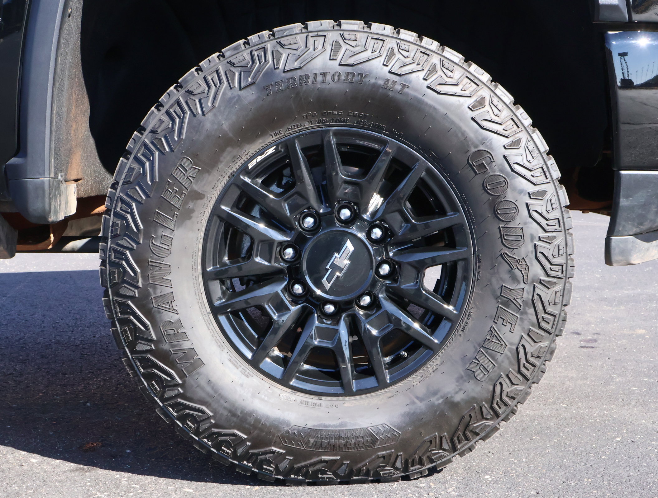 Certified 2025 Chevrolet Silverado 2500 ZR2 w/ Technology Package image 28