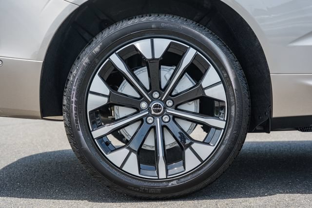 New 2026 Volvo XC60 B5 Plus w/ Protection Package Premier AWD/4WD image 19