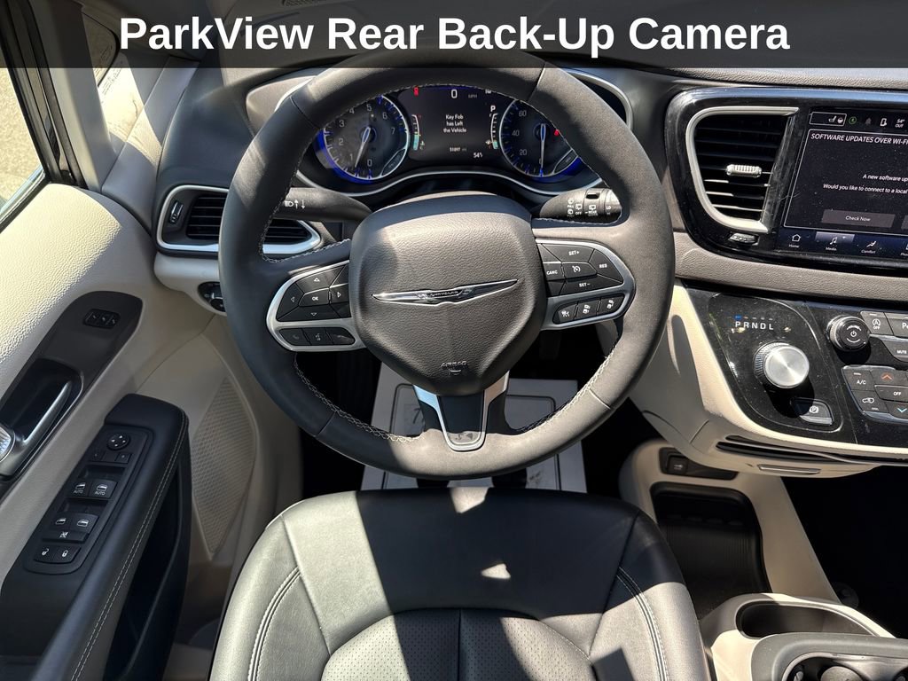 Used 2024 Chrysler Pacifica Touring-L FWD image 21