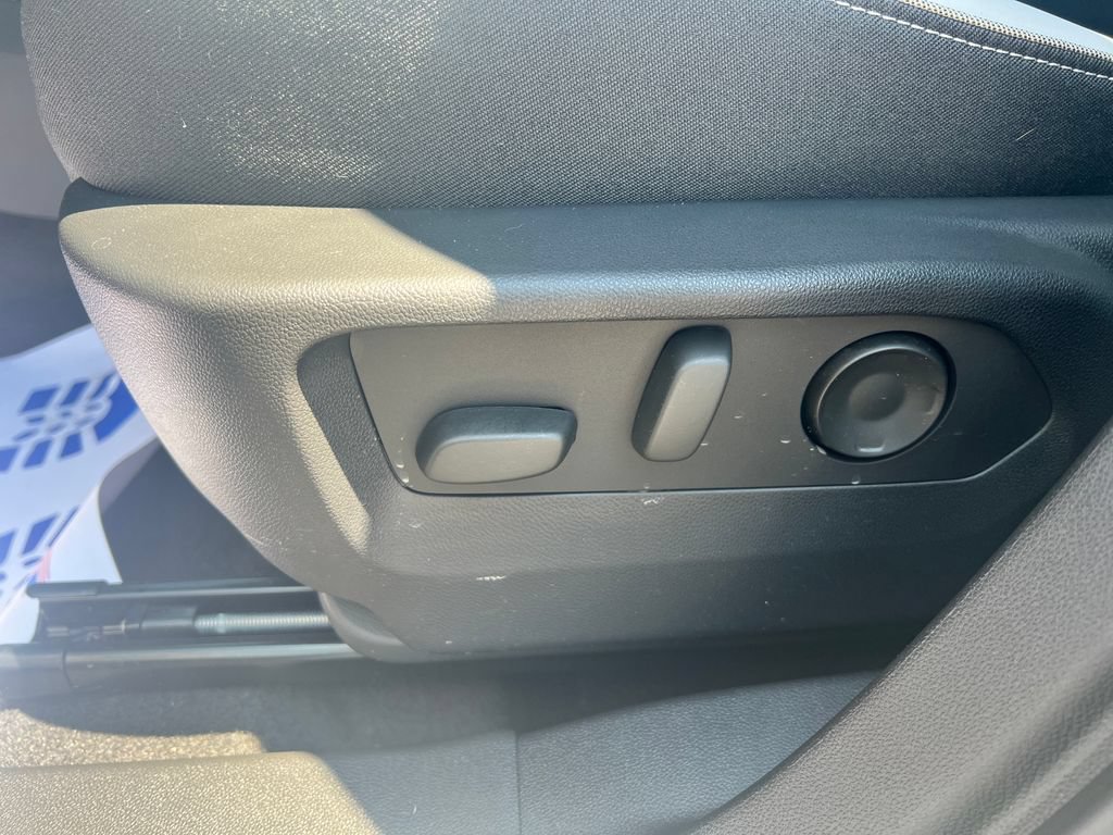Used 2025 Buick Envision Sport Touring AWD/4WD image 18
