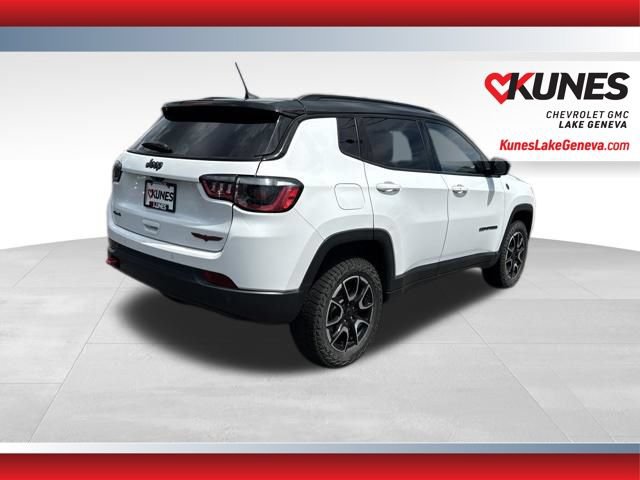 Used 2025 Jeep Compass Trailhawk AWD/4WD image 5