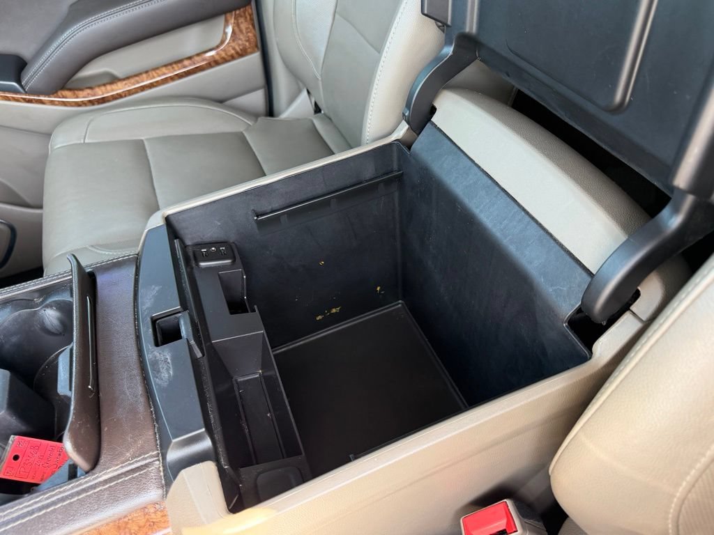 Used 2019 Chevrolet Suburban Premier AWD/4WD image 25