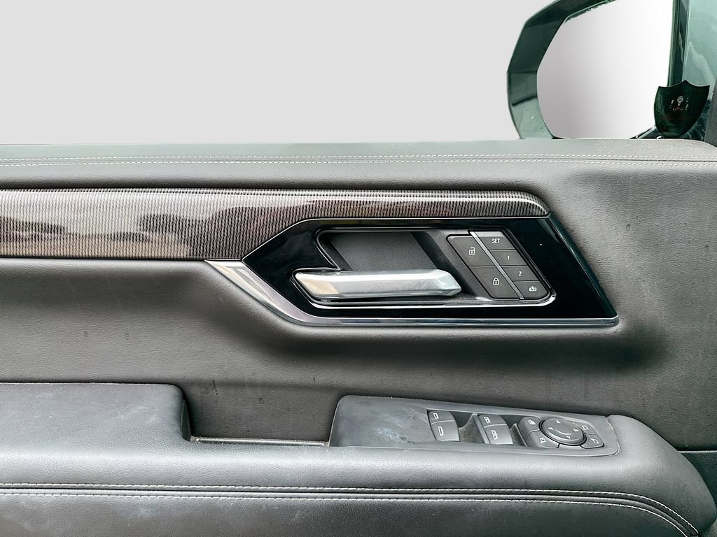 Used 2025 GMC Yukon Elevation w/ LPO, Floor Liner Package RWD image 9