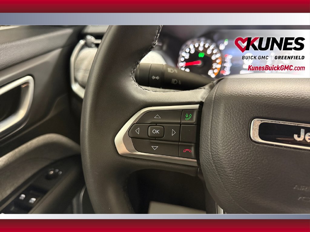 Used 2024 Jeep Compass Latitude AWD/4WD image 17