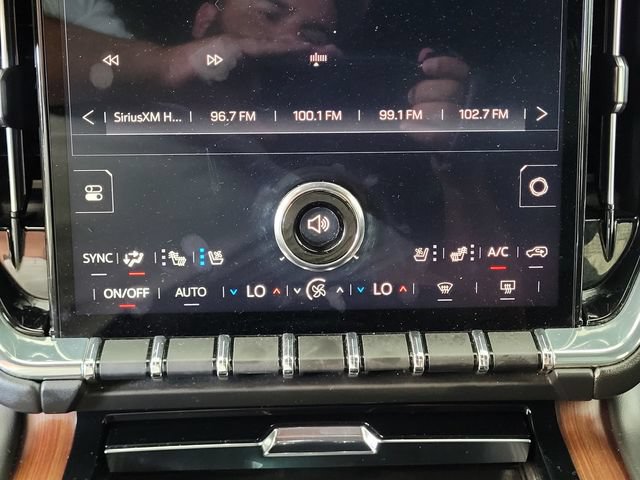 Used 2025 GMC Yukon XL Denali w/ Denali Reserve Package AWD/4WD image 21