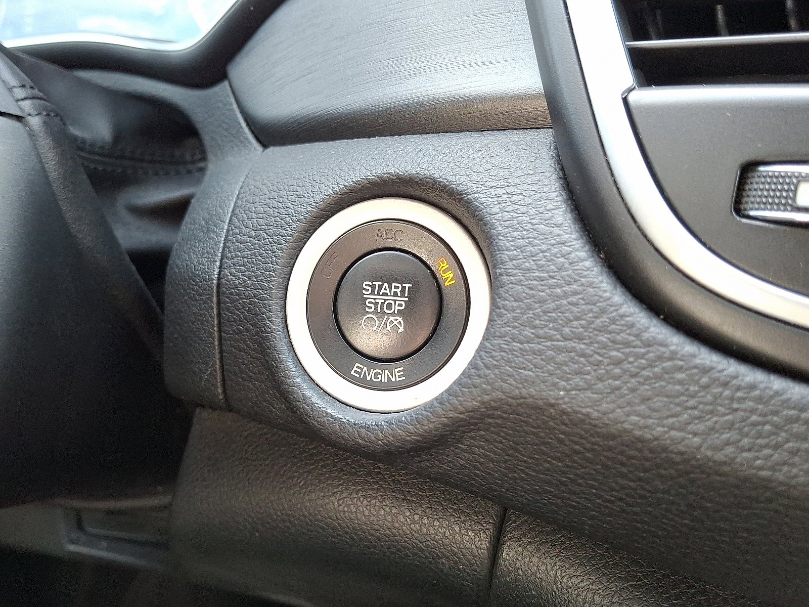 Used 2016 Chrysler 200 Limited w/ Convenience Group image 23