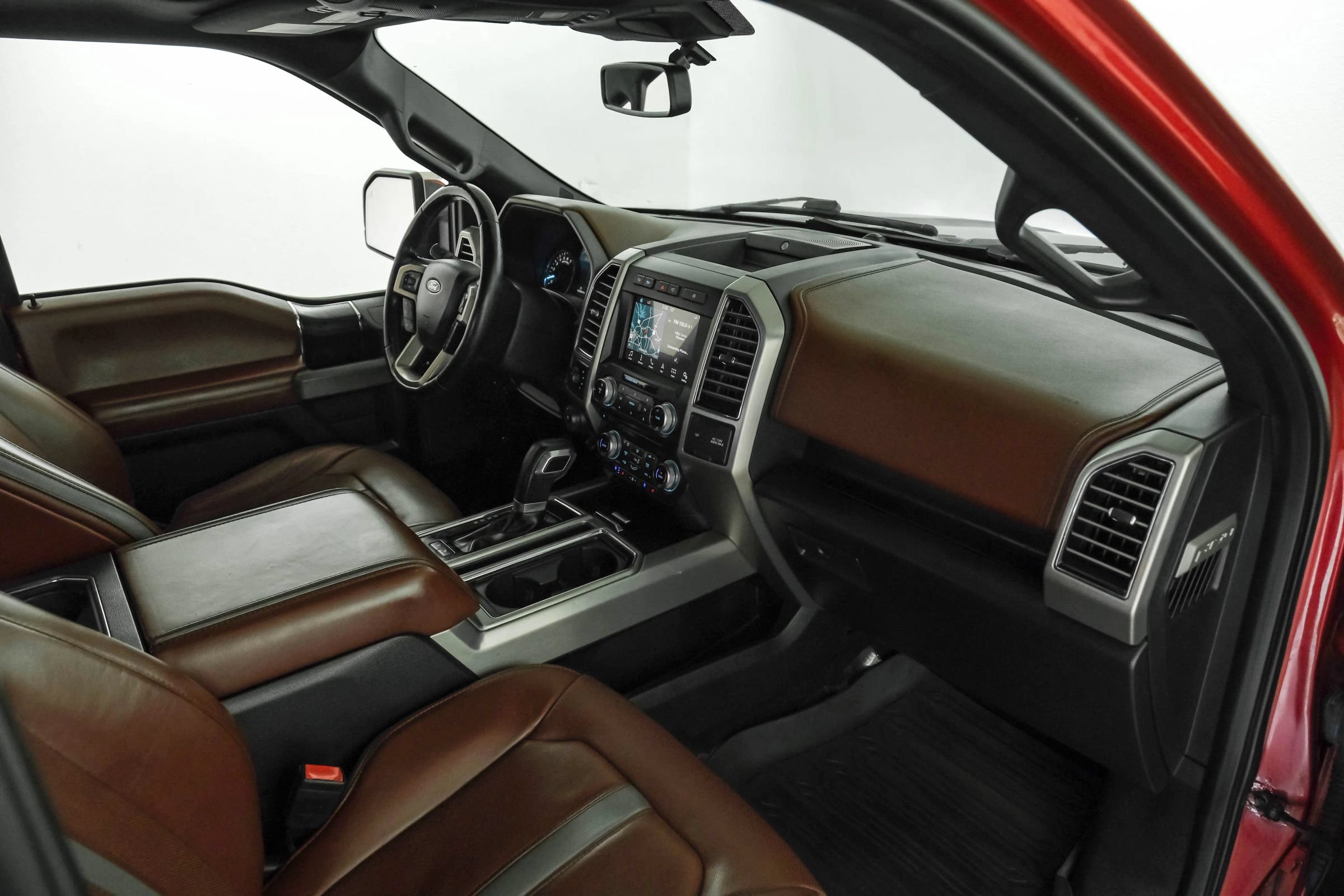 Used 2018 Ford F150 Platinum w/ Equipment Group 701A Luxury AWD/4WD image 10