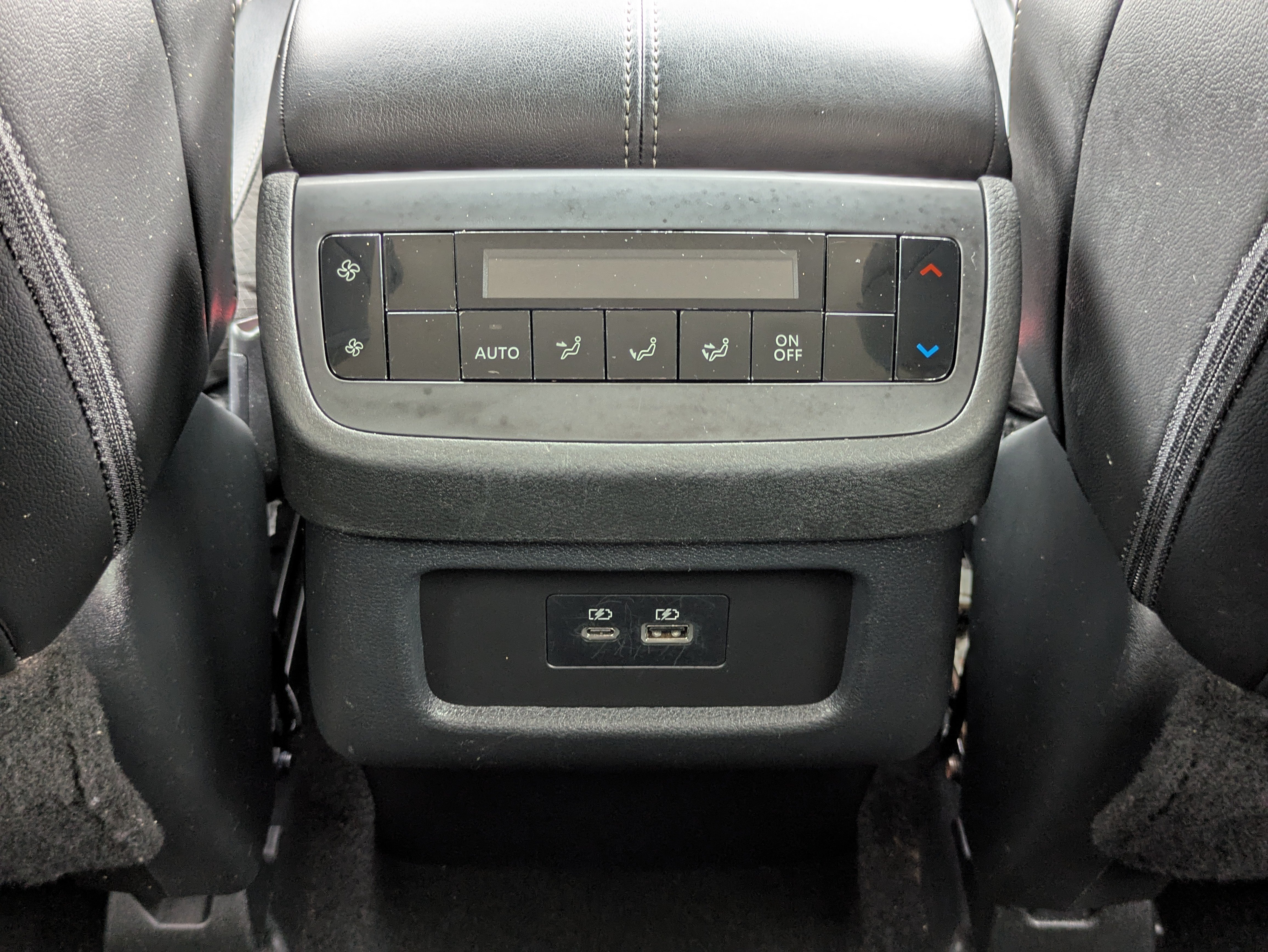 Used 2025 Nissan Pathfinder SL AWD/4WD image 35