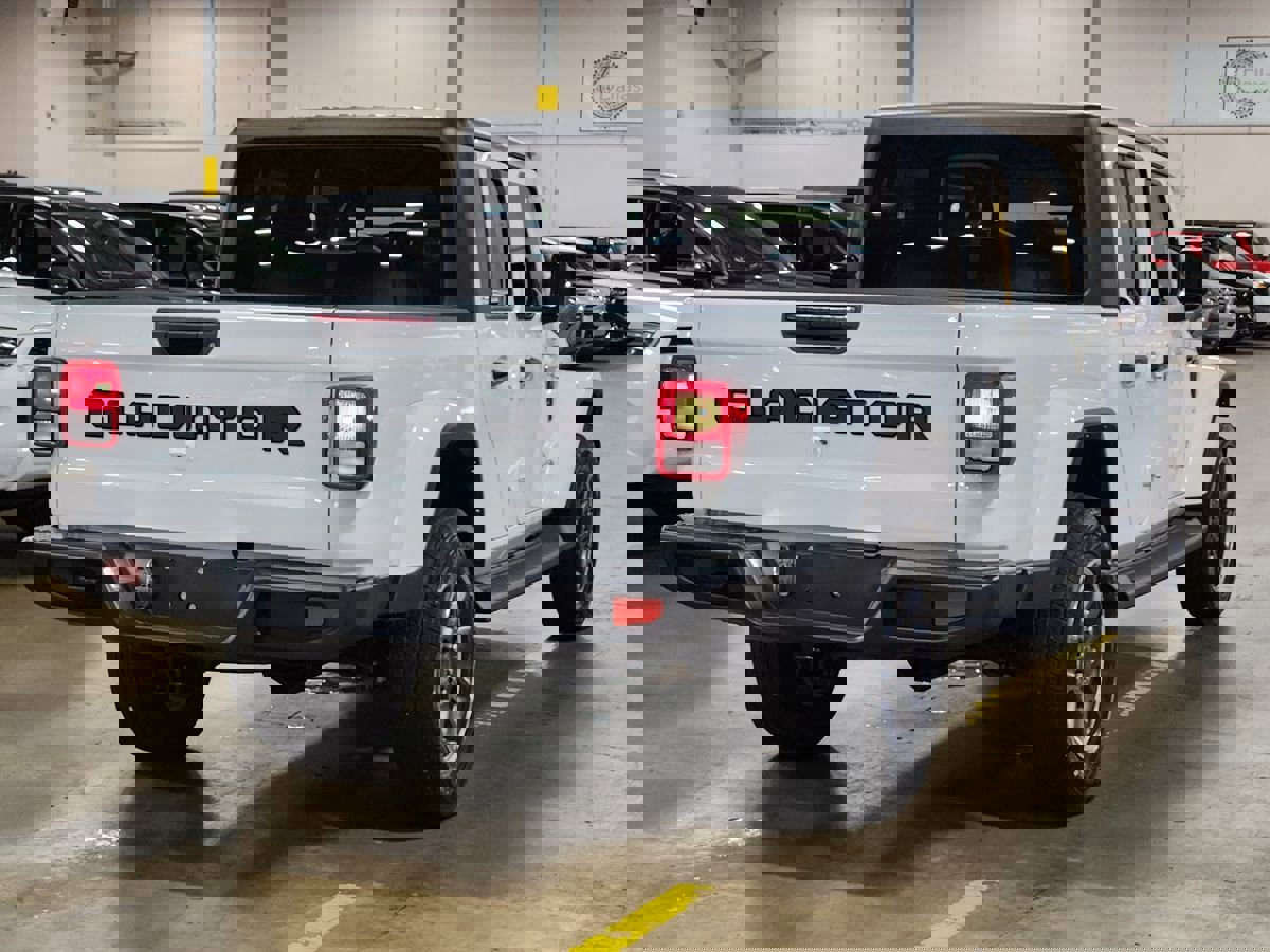 Used 2022 Jeep Gladiator Overland w/ Popular Equipment Package image 9