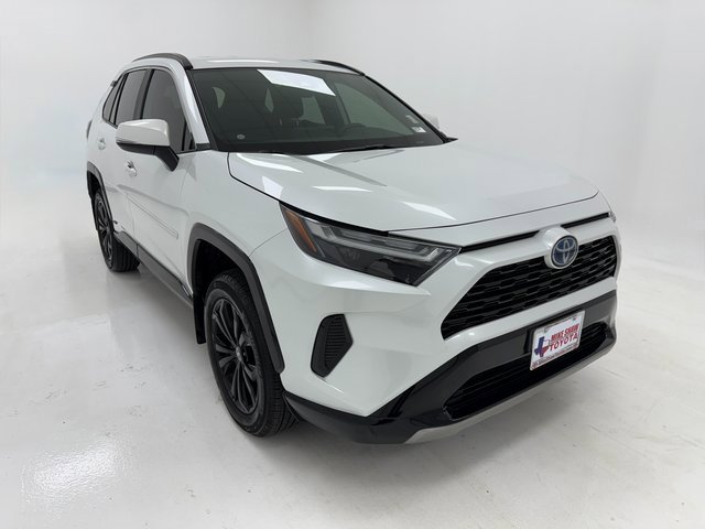Used 2024 Toyota RAV4 SE image 2