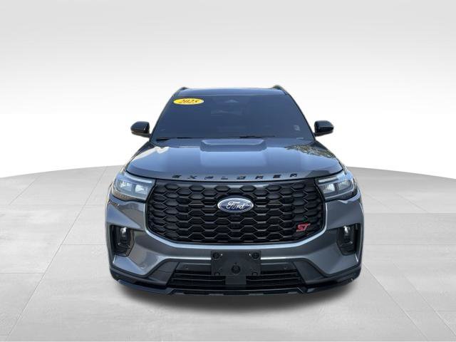 Used 2025 Ford Explorer ST AWD/4WD image 7