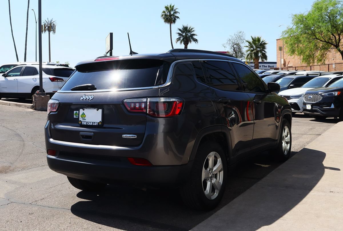 Used 2019 Jeep Compass Latitude FWD image 13