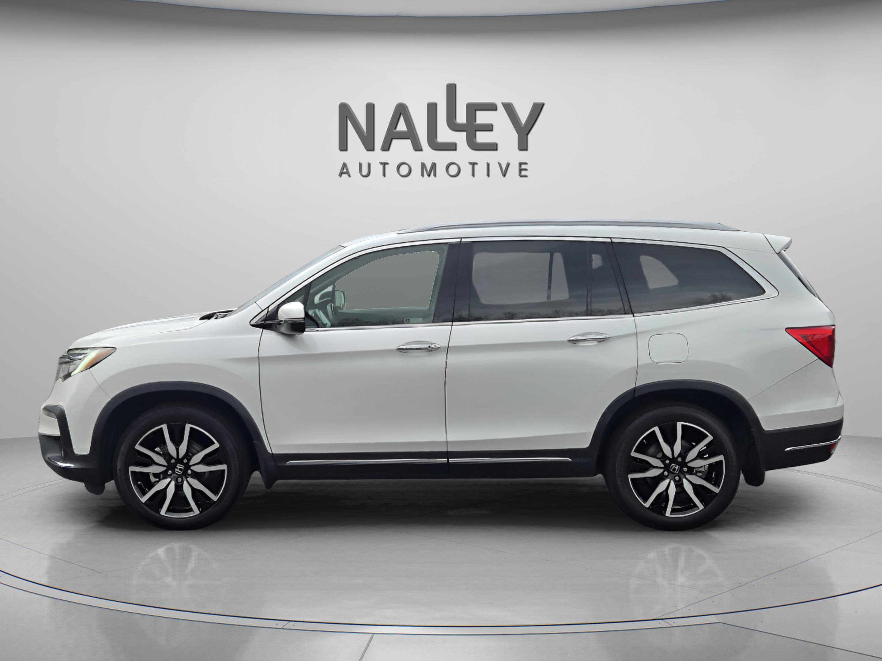 Used 2020 Honda Pilot Elite image 2