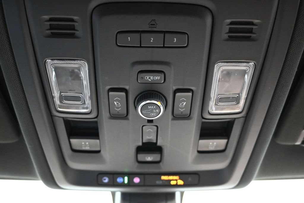 Used 2022 Chevrolet Tahoe High Country w/ Premium Package 2 AWD/4WD image 44