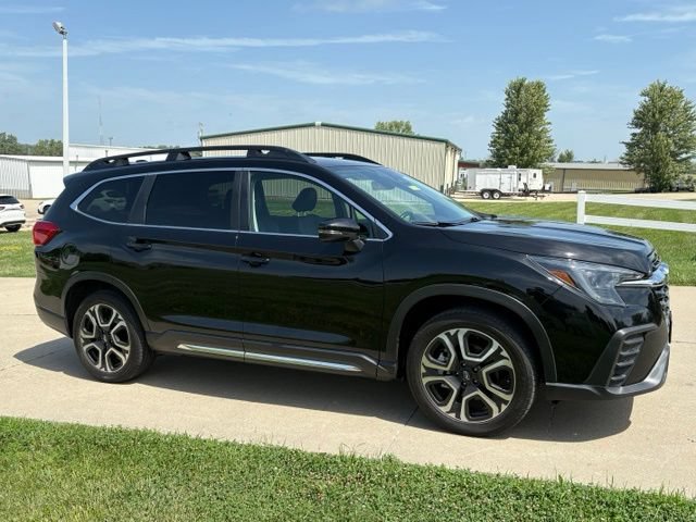 Used 2023 Subaru Ascent Limited AWD/4WD image 3